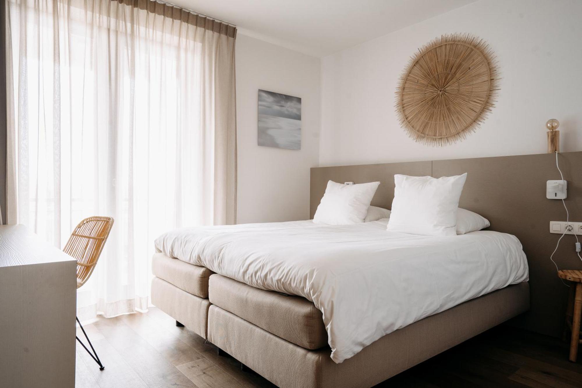 Residentie Strandhotel - Apartments With Hotel Service And Wellness 卡德赞德-班得 外观 照片